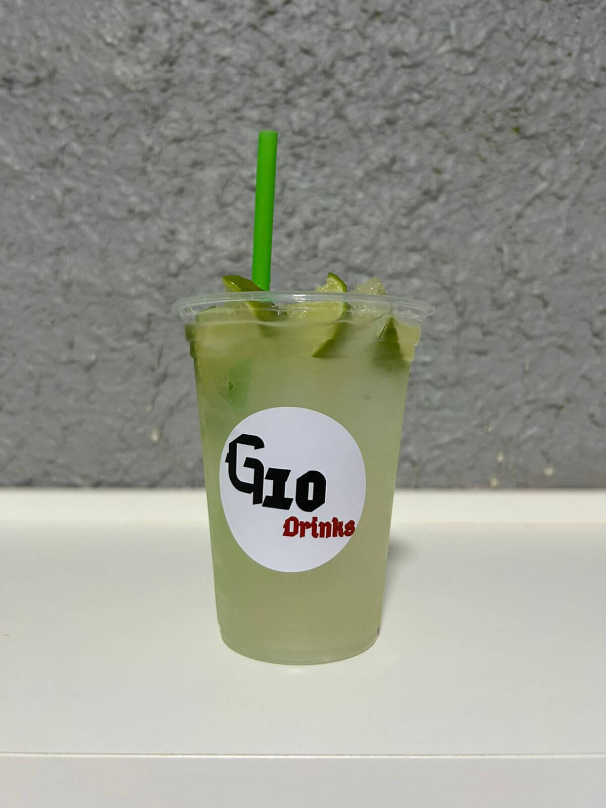 Foto do drink Caipirinha de Limão, servido no copo do G10 Drinks