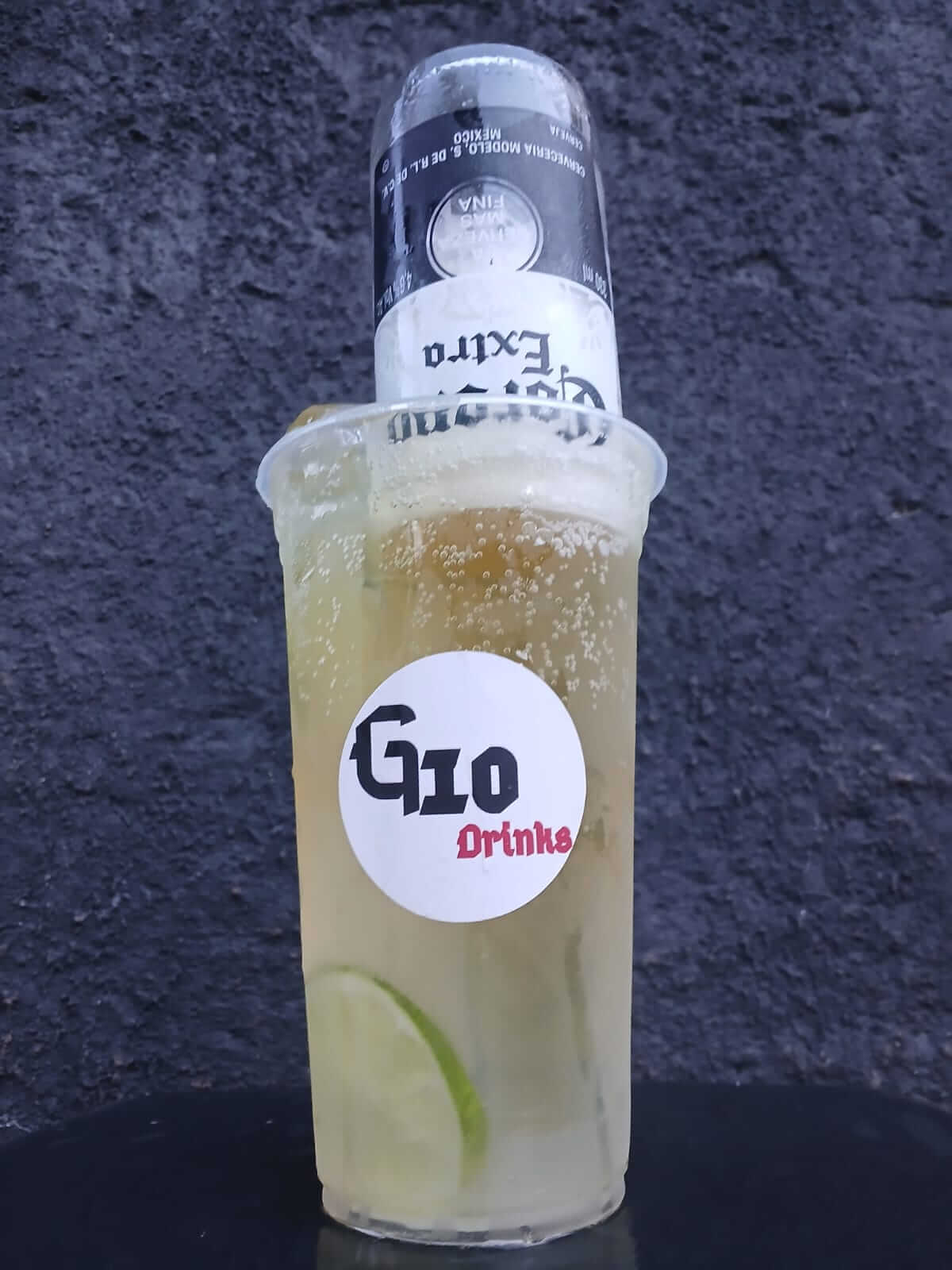 Foto do drink Caipirona, servido no copo do G10 Drinks
